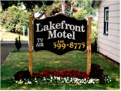 sign2.jpg (24006 bytes)